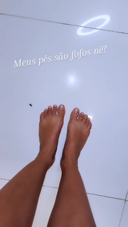 Lívia Andrade feet photo thumbnail