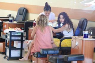 Nicole Richie feet photo thumbnail
