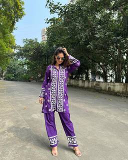 Anushka Sen feet photo thumbnail