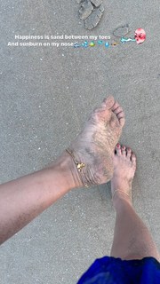 Poonam Yadav feet photo thumbnail