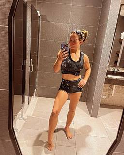 Miesha Tate feet photo thumbnail