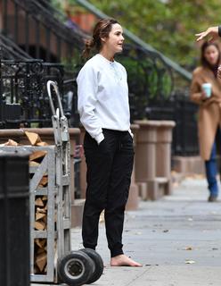 Keri Russell feet photo thumbnail