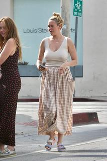 Rumer Willis feet photo thumbnail