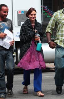 Leighton Meester feet photo thumbnail