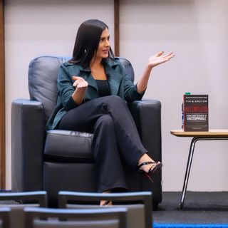 Megan Olivi feet photo thumbnail