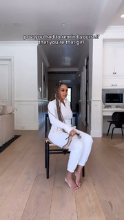 Tia Mowry feet photo thumbnail