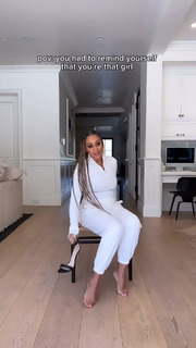 Tia Mowry feet photo thumbnail