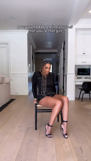 Tia Mowry feet photo thumbnail