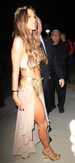 Alessandra Ambrosio feet photo thumbnail