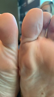 Kyle Unfug feet photo thumbnail