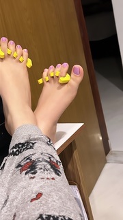 Isa Pes feet photo thumbnail