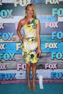 Cat Deeley feet photo thumbnail