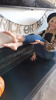 Kyle Unfug feet photo thumbnail