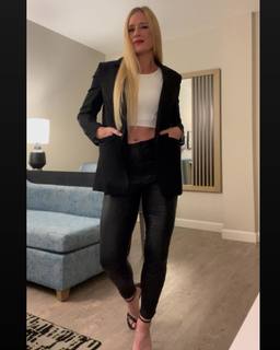 Holly Holm feet photo thumbnail