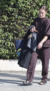 Kristen Bell feet photo thumbnail