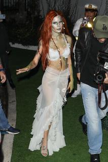 Halsey feet photo thumbnail
