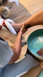 Kelly Key feet photo thumbnail