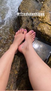 Franciely Freduzeski feet photo thumbnail