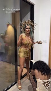 Joy Taylor feet photo thumbnail