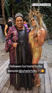 Joy Taylor feet photo thumbnail