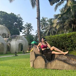 Poonam Yadav feet photo thumbnail