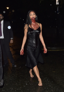 Nicole Scherzinger feet photo thumbnail