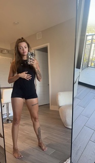 Victoria Waldrip feet photo thumbnail