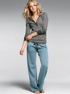 Erin Heatherton feet photo thumbnail