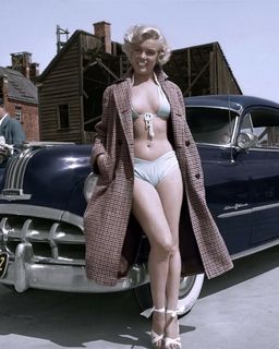 Marilyn Monroe feet photo thumbnail