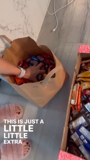 Justine Ezarik feet photo thumbnail