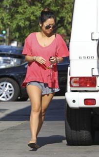 Brenda Song feet photo thumbnail