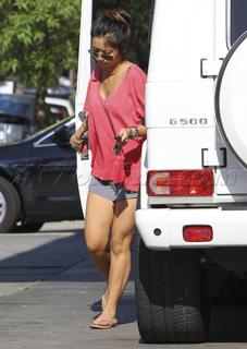 Brenda Song feet photo thumbnail