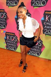 Jada Pinkett Smith feet photo thumbnail