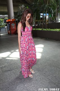 Pooja Hegde feet photo thumbnail