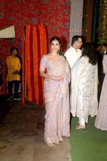 Pooja Hegde feet photo thumbnail