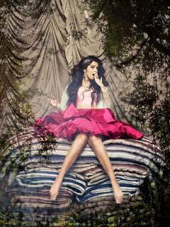 Sonam Kapoor feet photo thumbnail