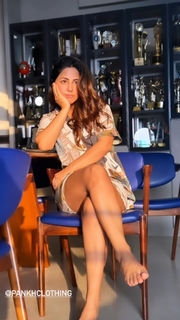 Hina Khan feet photo thumbnail
