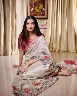 Sonam Kapoor feet photo thumbnail