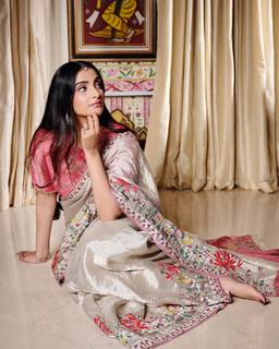 Sonam Kapoor feet photo thumbnail