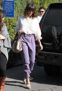 Jessica Alba feet photo thumbnail