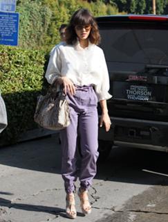 Jessica Alba feet photo thumbnail
