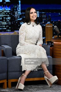 Sofia Carson feet photo 4
