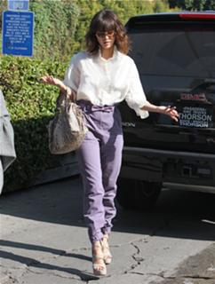 Jessica Alba feet photo thumbnail