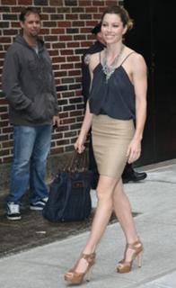 Jessica Biel feet photo thumbnail