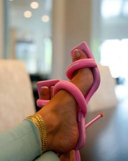 Victoria Waldrip feet photo thumbnail