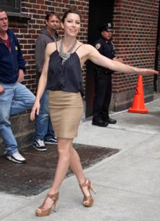 Jessica Biel feet photo thumbnail