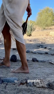 Brooke Burke feet photo thumbnail