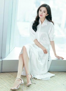 Mi Yang feet photo thumbnail