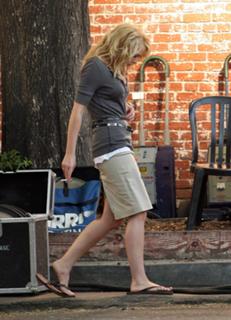 Katherine Heigl feet photo thumbnail