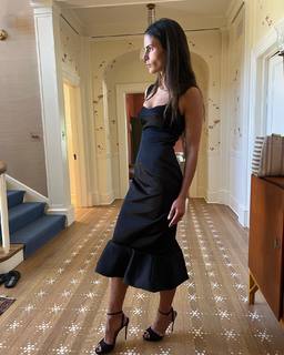 Jordana Brewster feet photo thumbnail